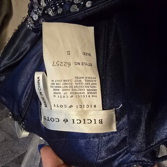 Sleeveless Elegant Navy Blue Ball Gown - Picture 3 of 4